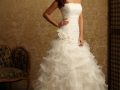 De inchiriat rochie de mireasa cu volane Allure Bridals