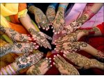 Petrecerea Henna sau petrecerea burlacitelor