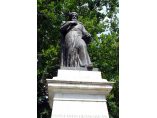 Statuia domnitorului Constantin Brancoveanu aflata in curtea bisericii - Biserica Sfantul Gheorghe Nou #2