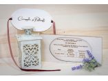 INVITATIE DE NUNTA “SURPRISE”Invitatie realizata prin gravare laser, decorata cu fundita catifea (diverse culori).Material: lemn de balsaDimensiuni: 20 x 10 x 0,4 cm - HANDICRAFT ATELIER #5