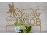 TOPPER PERSONALIZAT SILUETEDcor nunta pentru tortul mirilor sau aranjamente florale, realizat din lemn, vopsit (conform preferinte), personalizat cu numele mirilor si data casatoriei.Dimensiuni: 30 - HANDICRAFT ATELIER #8