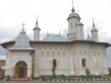 Biserica privitadin fata - Manastirea Bogdanesti #4
