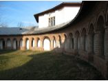 Chiliile din partea de sud a bisericii - Manastirea Glavacioc #4