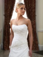 Coafuri si machiaj mirese, primavara-vara 2011 - Mireasa moncheri bridals #8