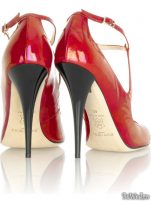 Pantofi Jimmy Choo si Brian Atwood …