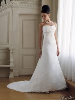 Rochii de mireasa Moncheri Bridals, sezonul primavara - vara 2011